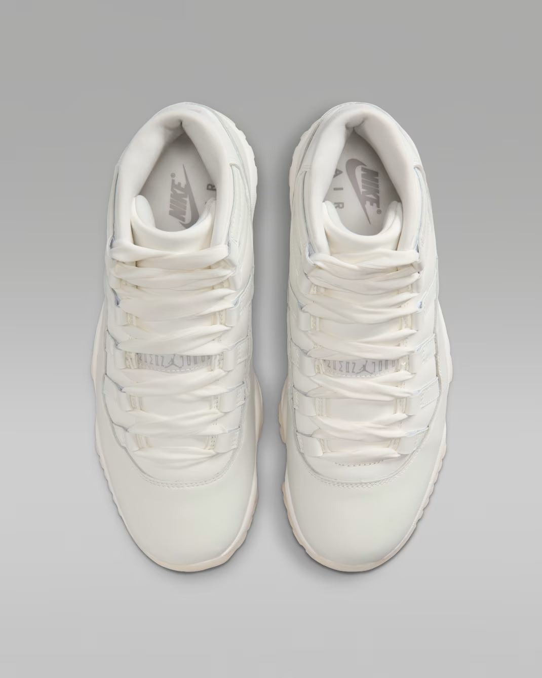Men's Nike Air Jordan 11 Pearl Shoes