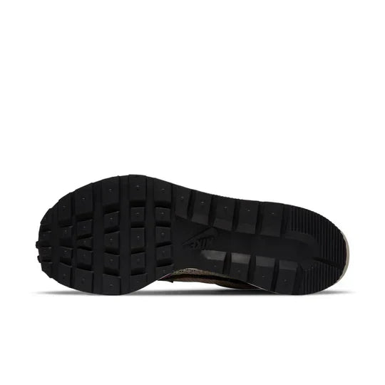 Men's Nike Vaporwaffle Sacai Villain Red Shoes