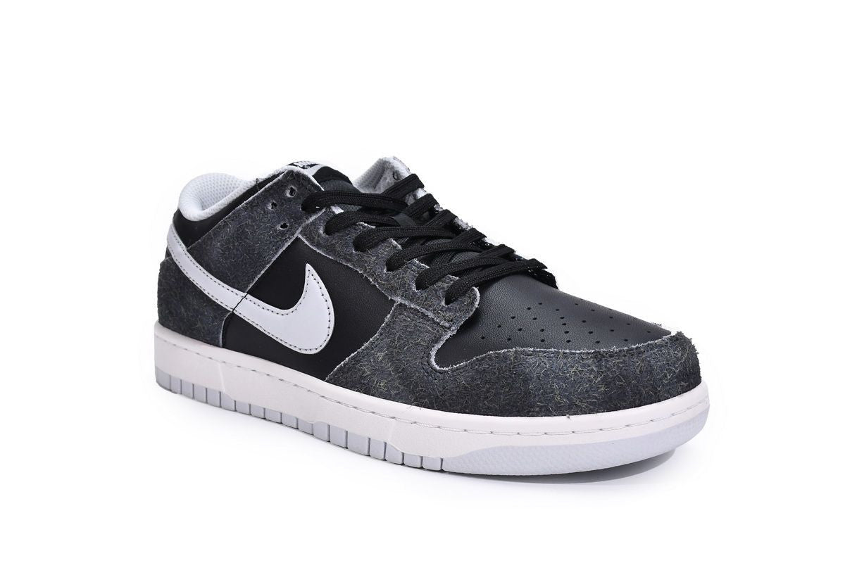 Men's SB Dunk Low Retro PRM Zebra Shoes