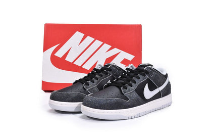 Men's SB Dunk Low Retro PRM Zebra Shoes