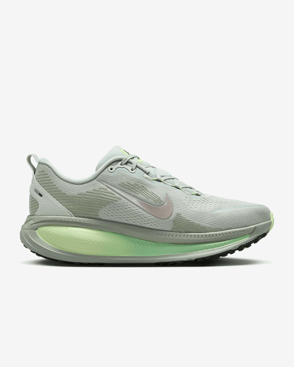 Men's Nike Vomero 18 Light Silver Shoes