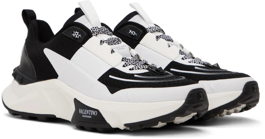 Men's Valentino Garavani Baskets True Act Black & White Sneakers