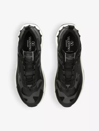 Men's Valentino Garavani Baskets True Act Black Sneakers