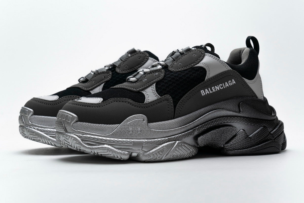 Men's Balenciaga Triple S Sneaker Shoes V37
