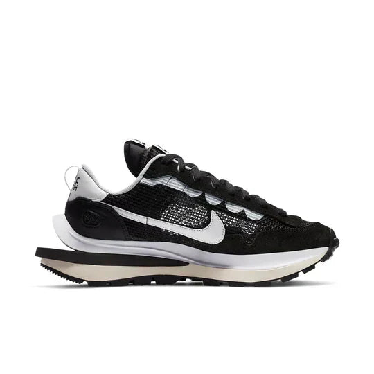 Men's Nike Vaporwaffle Sacai Black White Shoes