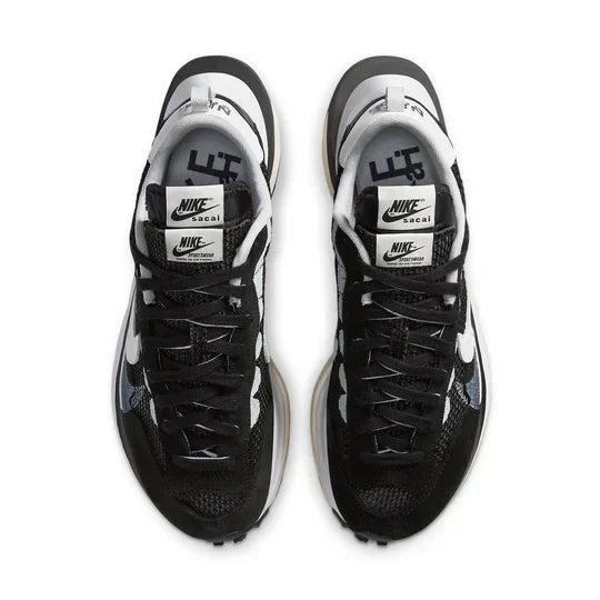 Men's Nike Vaporwaffle Sacai Black White Shoes