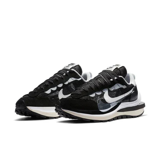 Men's Nike Vaporwaffle Sacai Black White Shoes
