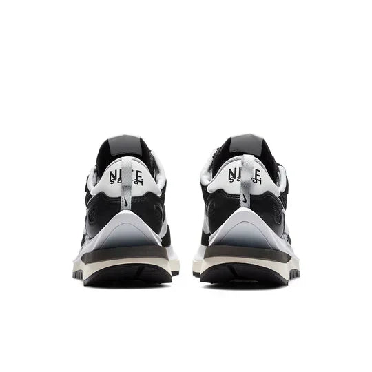 Men's Nike Vaporwaffle Sacai Black White Shoes